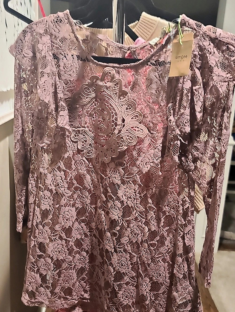 Umgee Lace Floral Long Sleeve Blouse in Purple Size Medium NWT
